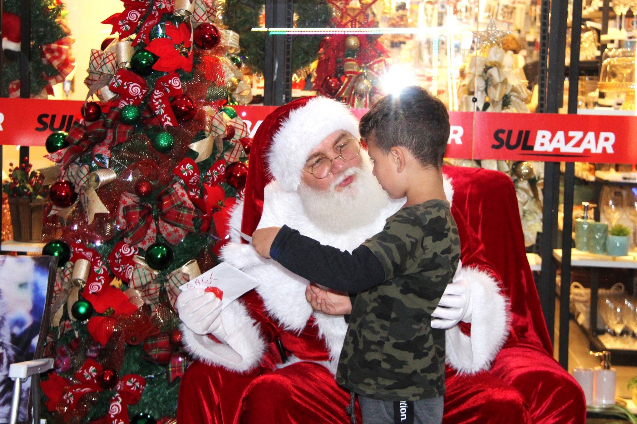 Caravana de Natal leva teatro e magia ao bairro Pátria Nova