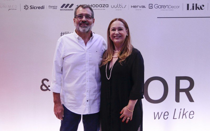 Fernando Coelho e Nalia Dos Santos Coelho conferiram as novidades da edição especial da Like