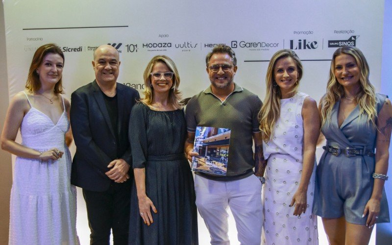Luana Rodrigues, Fernando Gusmão, Patrícia Wallau, Cadu Mayresse, Taila Rheinheimer Schmidt e Larissa Schneider no lançamento da edição especial da Like Magazine