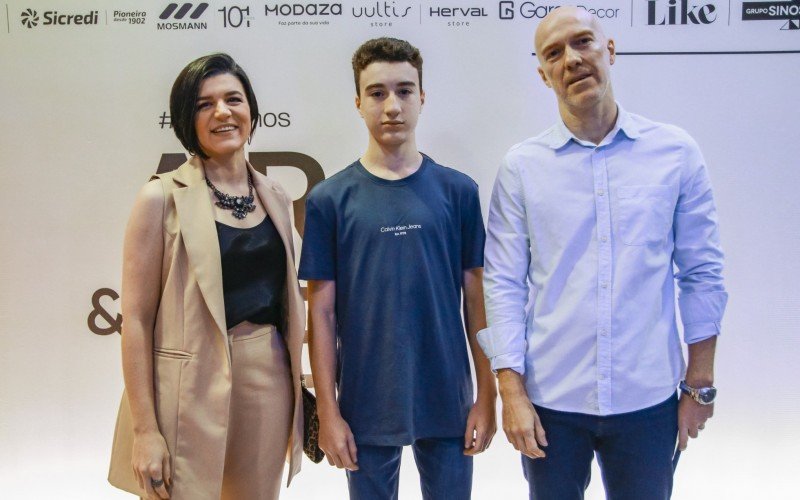 Rafaela Dienstmann, Matheus Dienstmann e Arthur Dienstmann no aniversário de 12 anos da Like Magazine