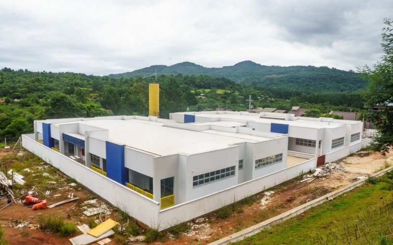 Escola possui 1,3 mil metros quadrados