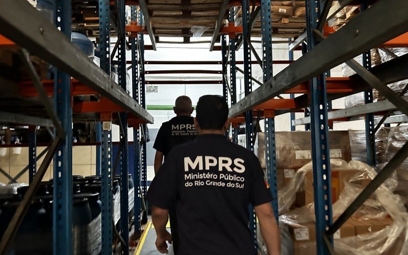 Além de recolher produtos na seda da Dielat, Ministério Público que que vigilâncias sanitárias retirem de circulação produtos das marcas Mega Milk, Cootall, Mega Lac e Tentação | abc+