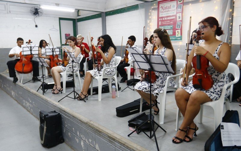 Orquestra Guajuviras se apresentou na Emef Erna Würth nesta quinta-feira (12)