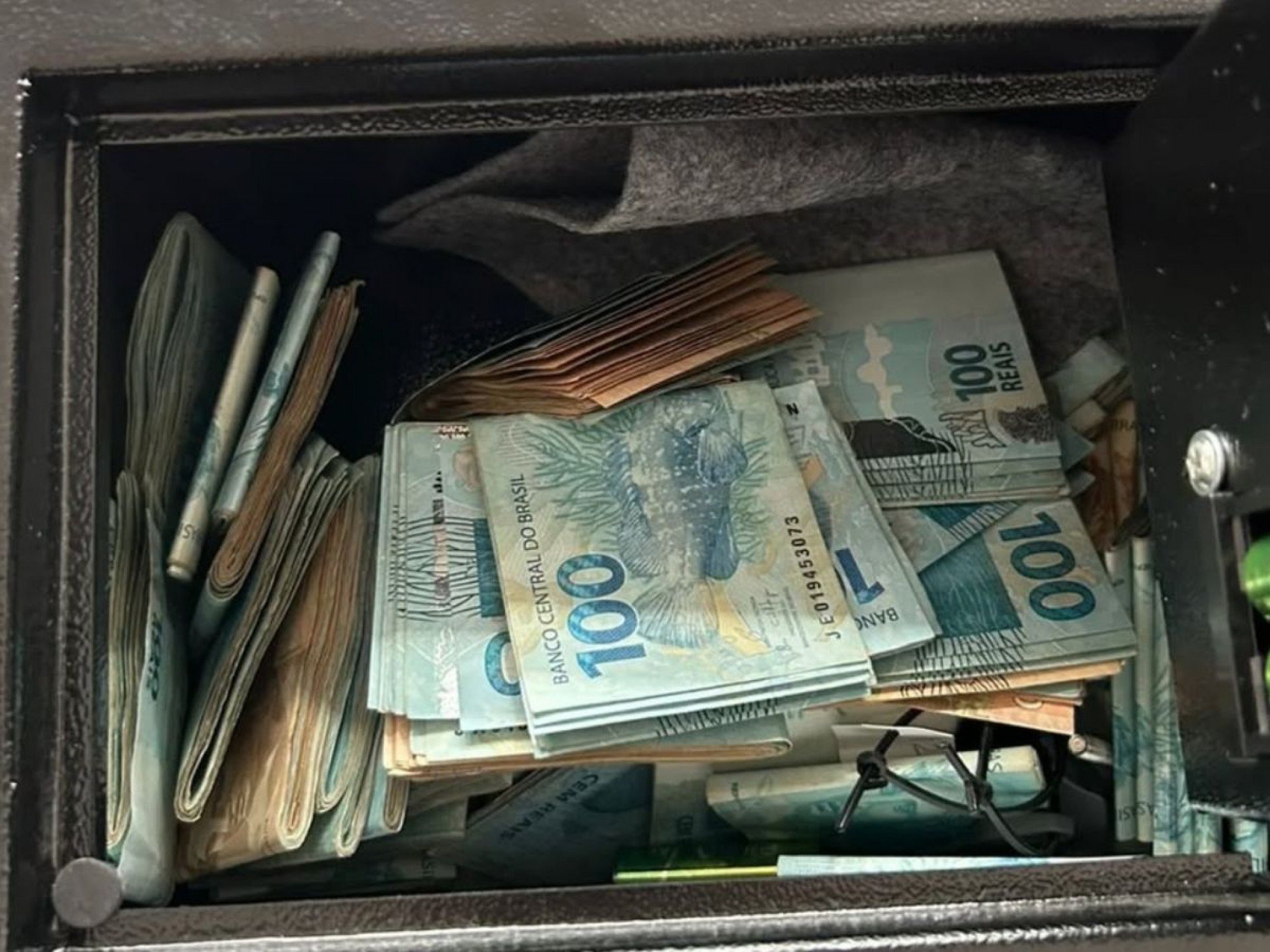 Criminosos faturam R$ 2 milhões com falsos perfis de adolescentes; 8 são presos na região