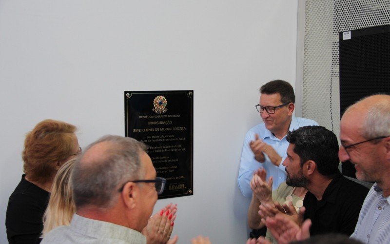 Momento da inauguração da EMEI Leonel de Moura Brizola