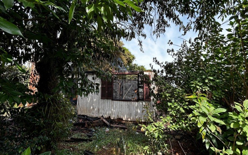 Incêndio destrói casa abandonada no Vale do Sinos | abc+