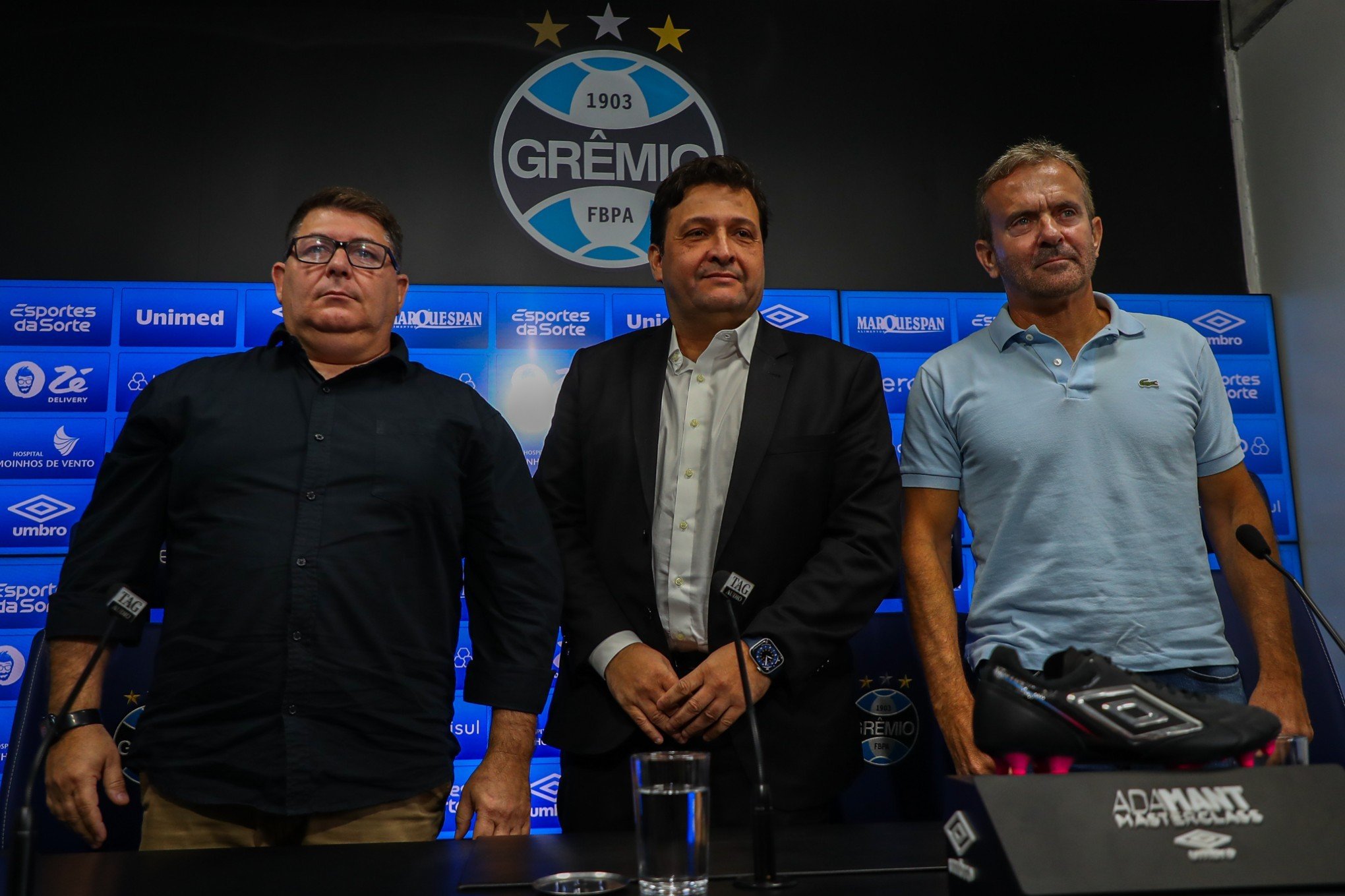 Novos diretores são apresentados no Grêmio; negociação com Felipão é negada