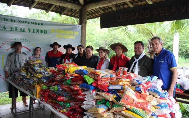 Cavalgada do Bem arrecadou mais de 700 quilos de alimentos