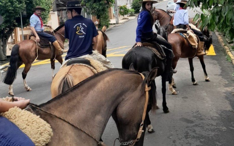 Cavalgada do Bem uniu dezenas de tradicionalistas em prol do Banco de Alimentos