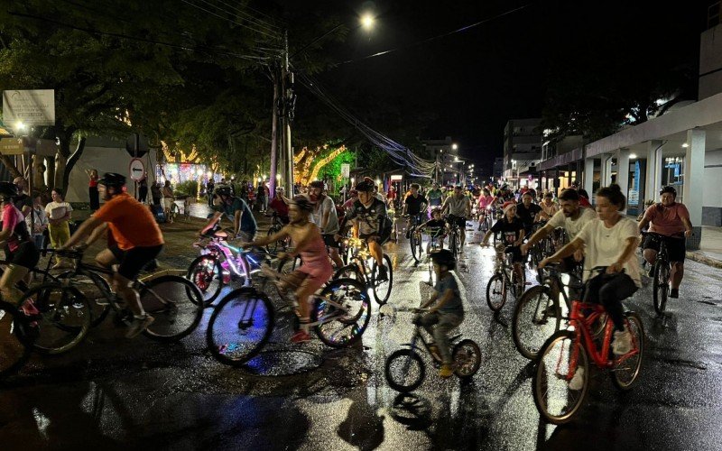 Pedal Luminoso reuniu 200 ciclistas em Estância Velha | abc+