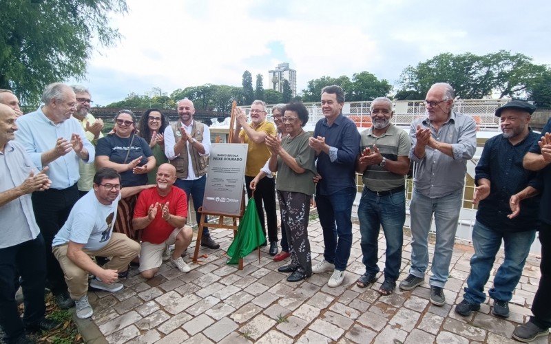 Barco-escola Peixe Dourado foi inaugurado na manhã deste sábado (14) 