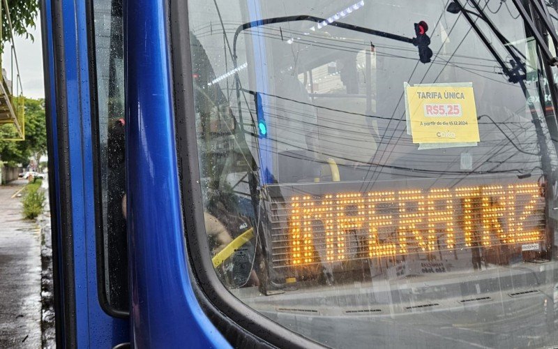 Ônibus já circulam com aviso sobre a nova passagem