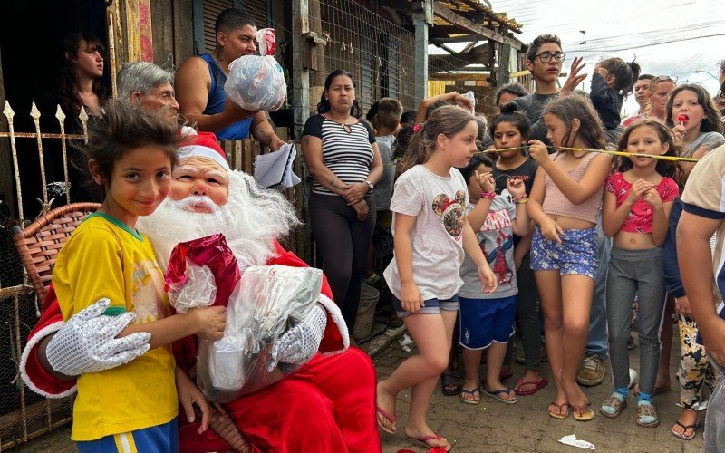 Giovana da Silva, 8 anos, pediu e ganhou uma cesta básica como presente de Natal | abc+