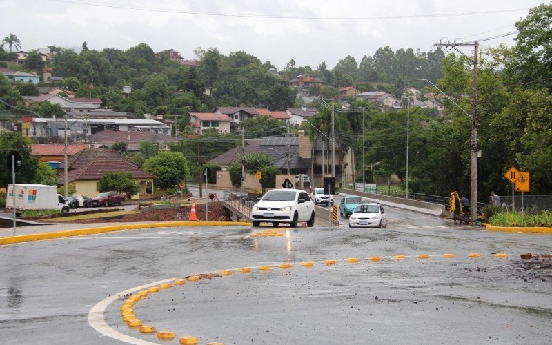 Complexo rodoviário da nova ponte inclui ainda uma rótula e capeamento