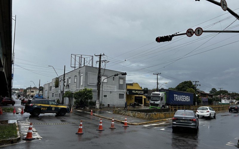 BR-116: Identificada a vítima de acidente fatal sob o viaduto da João Corrêa