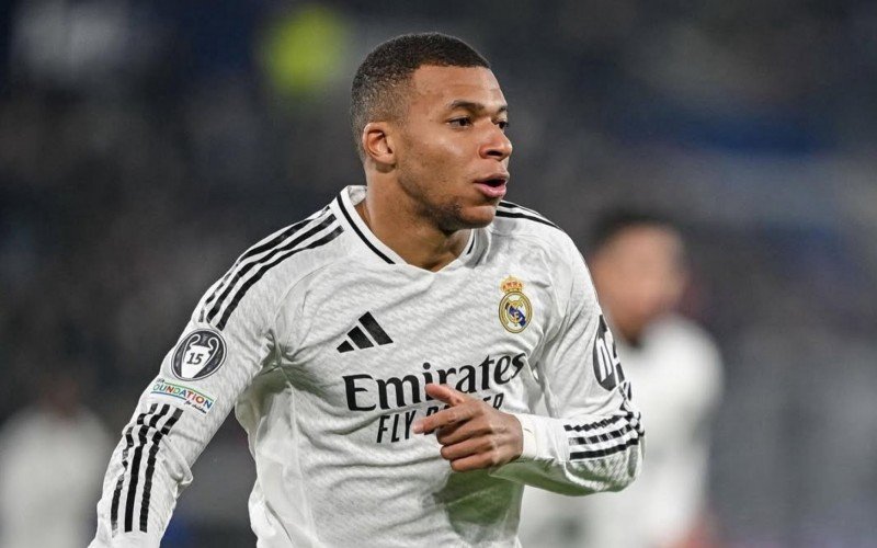 Kylian Mbappe, camisa 9 do Real Madrid | abc+