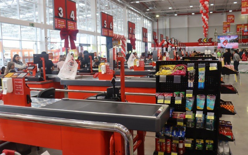 Unidade do Stok Center em São Leopoldo já recebe a clientela e conta com mais de 9 mil produtos