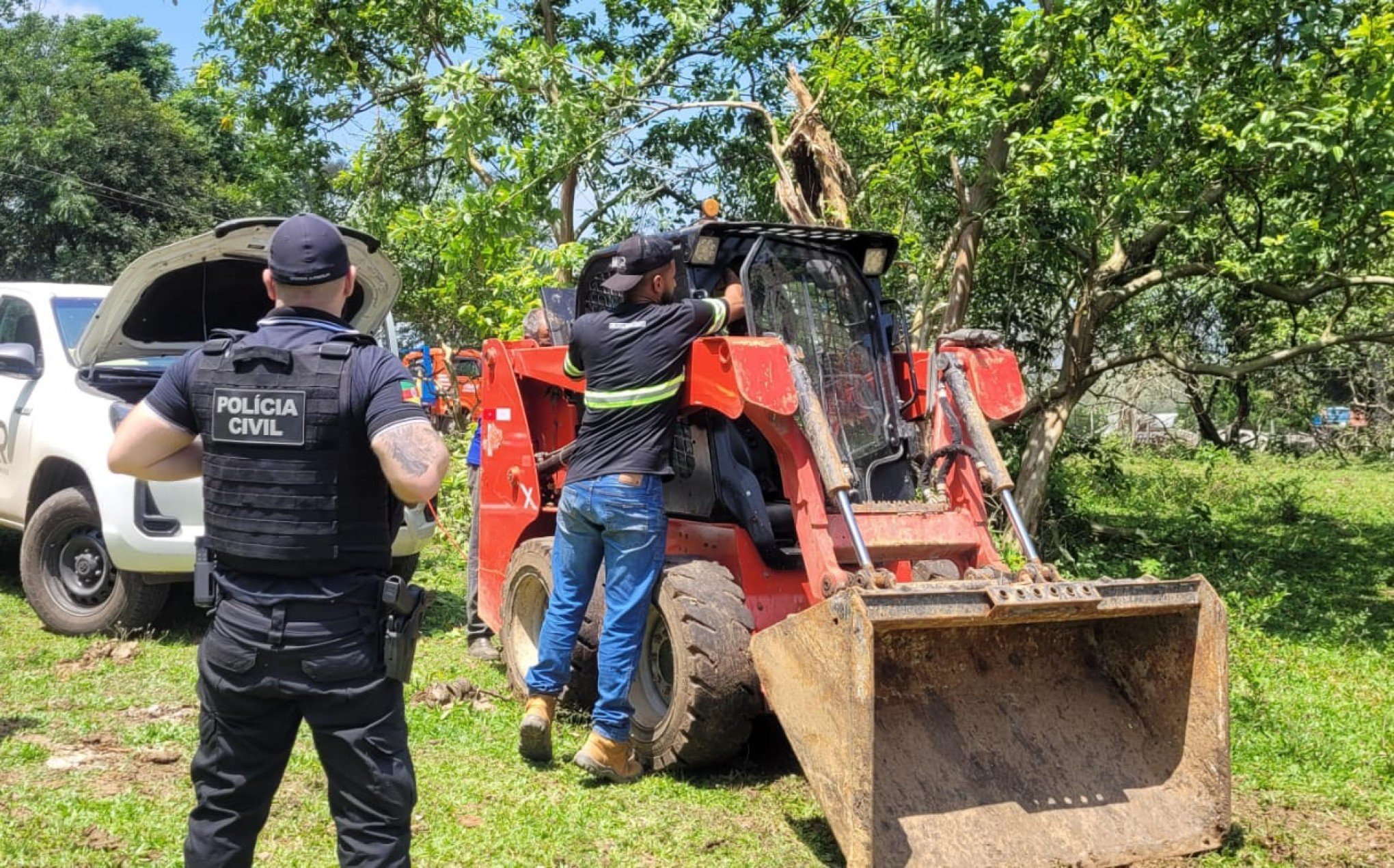 Sítio no Vale do Sinos era base de quadrilha especializada em furto de veículos pesados e extorsão