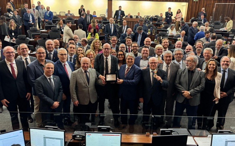 Gramado e o ex-prefeito Pedro Bertolucci são homenageados na Assembleia Legislativa