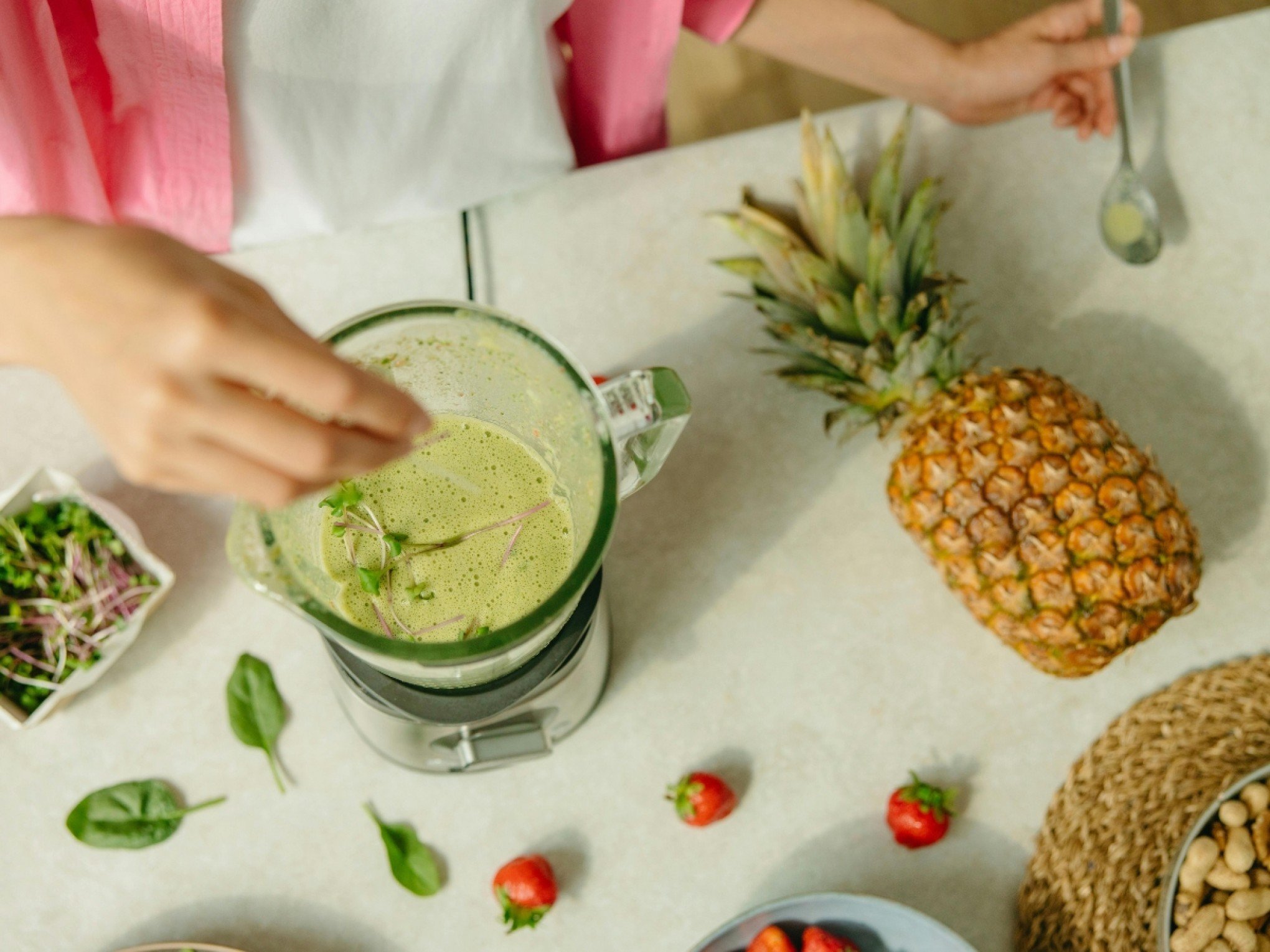 RECEITAS: 5 razões para incluir o abacaxi na sua dieta e veja como preparar smoothies nutritivos