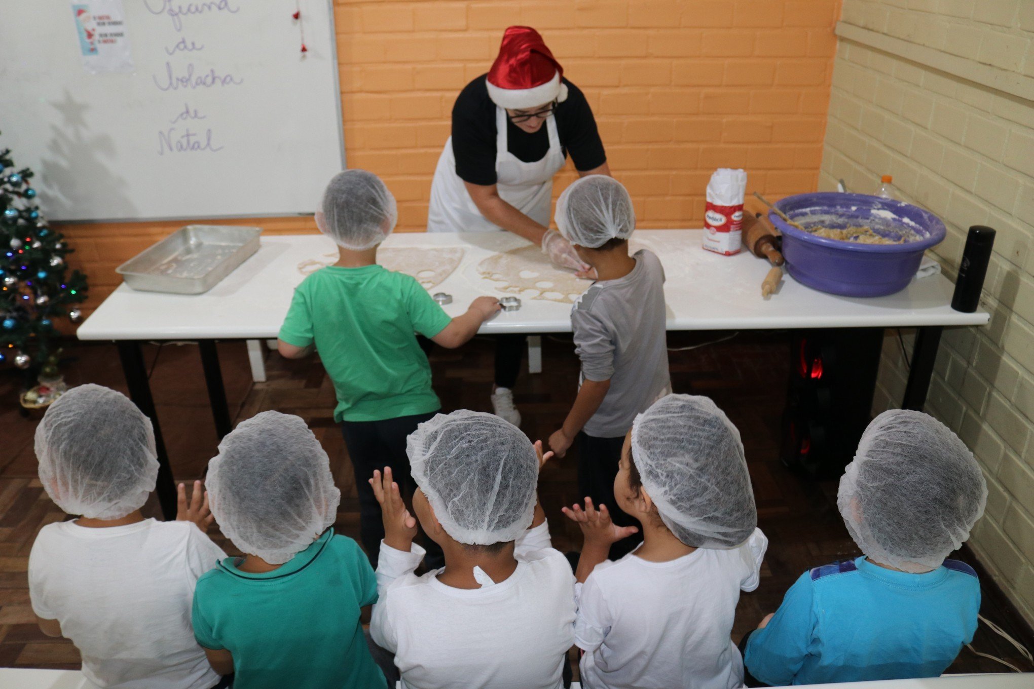 Bolachas de Natal e a prática da culinária na Emeb Maria Quitéria