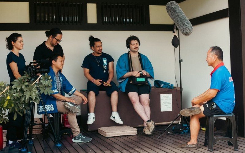 Equipe durante gravações do documentário | abc+