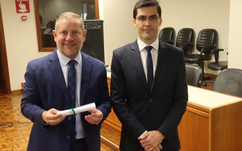 Prefeito eleito Heliomar Franco recebeu o diploma do juiz Guilherme Freitas Amorim