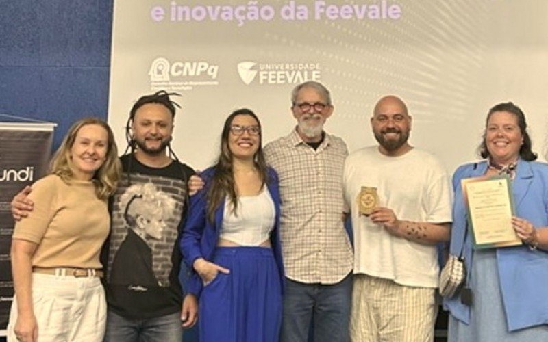 Alunos e professores premiados na categoria multidisciplinar | abc+