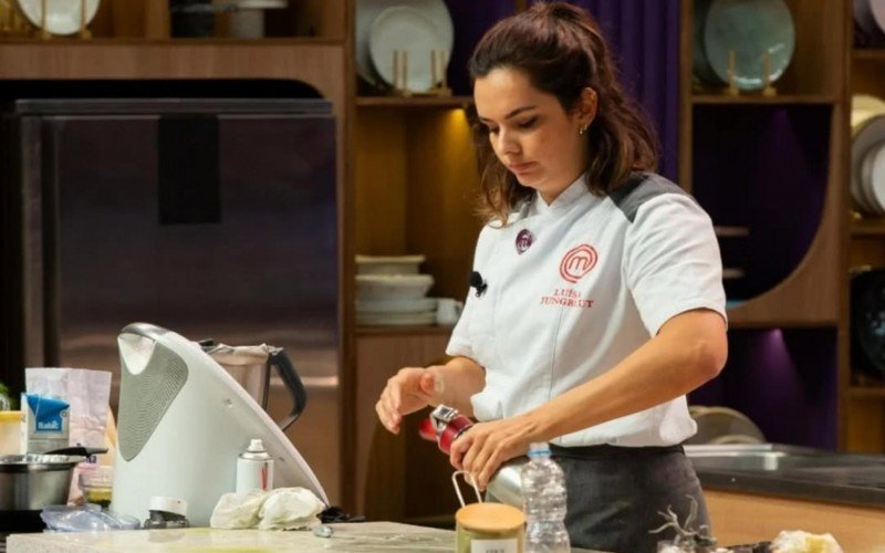 Luísa Jungblut está na final do MasterChef Confeitaria 2024
