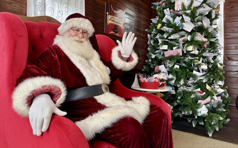 Julio Rodrigues é o Papai Noel do Natal Luz