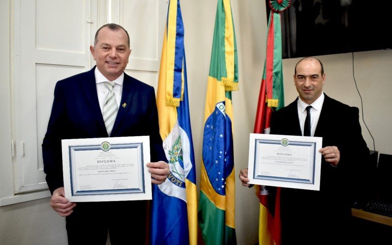 A diplomação do prefeito Valdir Ludwig e vice Alexandre dos Santos, ambos do PP, ocorreu na Câmara de Vereadores | abc+