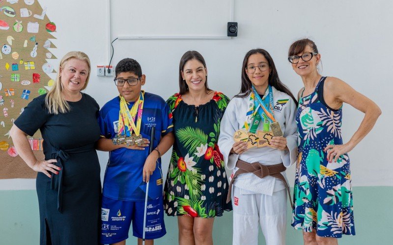 Anielly dos Reis e Davi Pumes conquistaram medalhas em competições | abc+