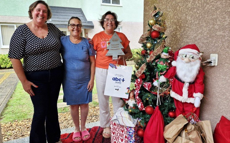 Bernadete Berlitz, Ana Carla Alves e Rejane Pereira do condomínio Cine Brasil