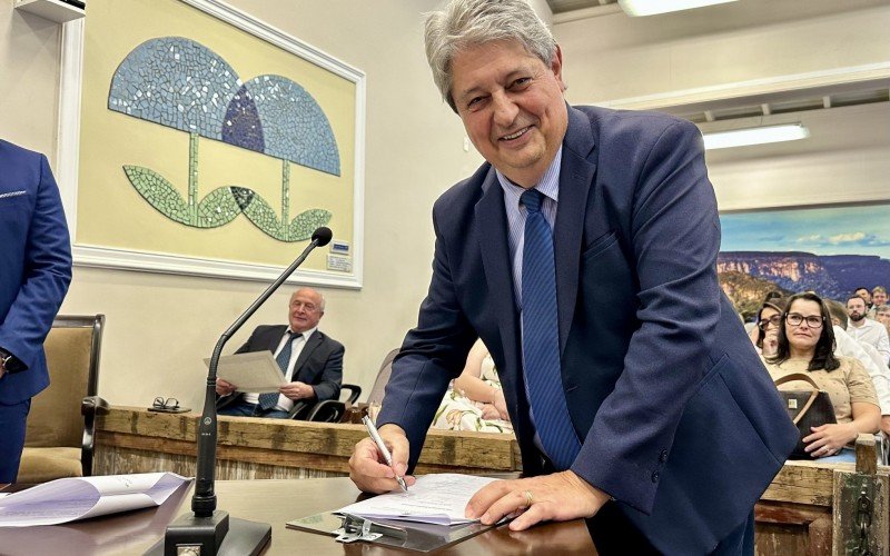 Prefeito Nestor Tissot é diplomado para seu quarto mandato 