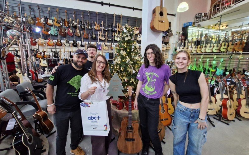 Ariane Brusius e equipe celebram o título na categoria Empresa