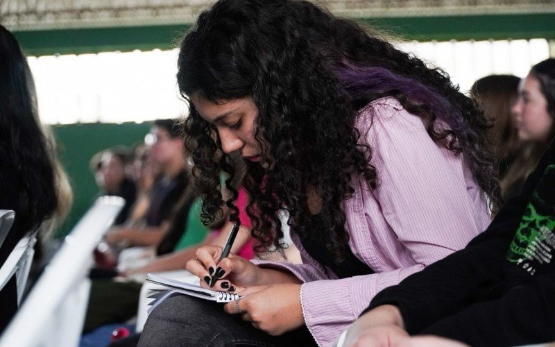 Estudantes terão mais disciplinas no ensino médio  | abc+