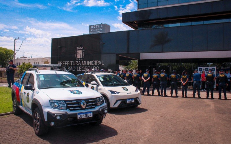 GCM de São Leopoldo recebeu duas novas viaturas, como contrapartida da Rek Parking