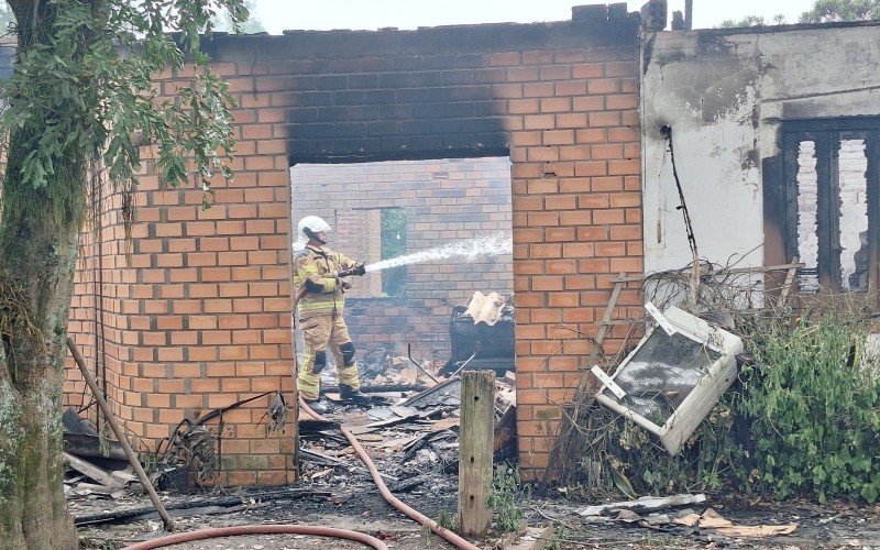 Suspeito de causar acidente e incendiar a própria casa é preso em flagrante; confira o que aconteceu durante depoimento