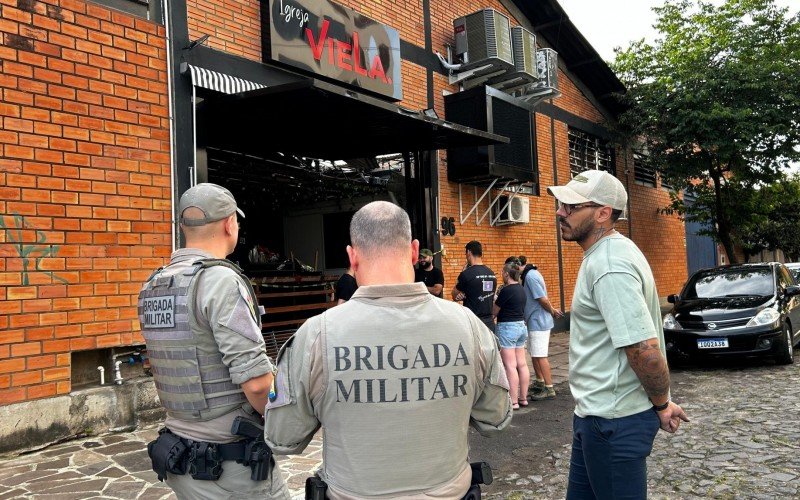 Igreja Vilela pegou fogo no início da manhã desta quinta-feira (19) em NH  | abc+