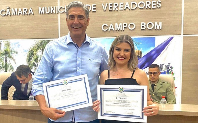 Prefeito eleito de Campo Bom Giovani Feltes (MDB) e sua vice, Gênifer Engers (PDT) foram empossados na Câmara de Vereadores | abc+