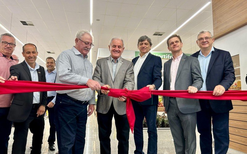 Inauguração da nova loja reuniu autoridades | abc+