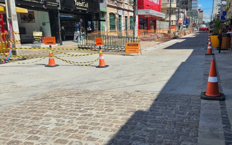 Em quadras onde há trechos em obras, um lado da Rua Independência estará aberto para passagem até dia 6