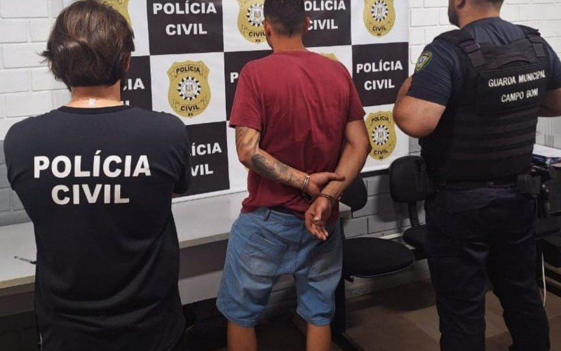 Homem de 39 anos foi preso na casa dos pais no bairro Porto Blos, em Campo bom, nesta sexta-feira (20) | abc+