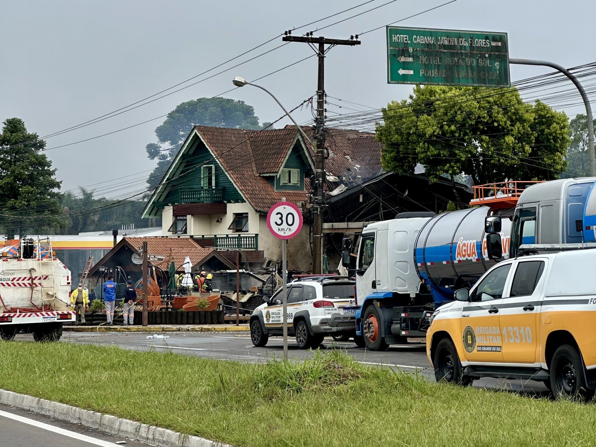 QUEDA DE AVIÃO EM GRAMADO: Programação do Natal Luz é cancelada neste domingo (22)