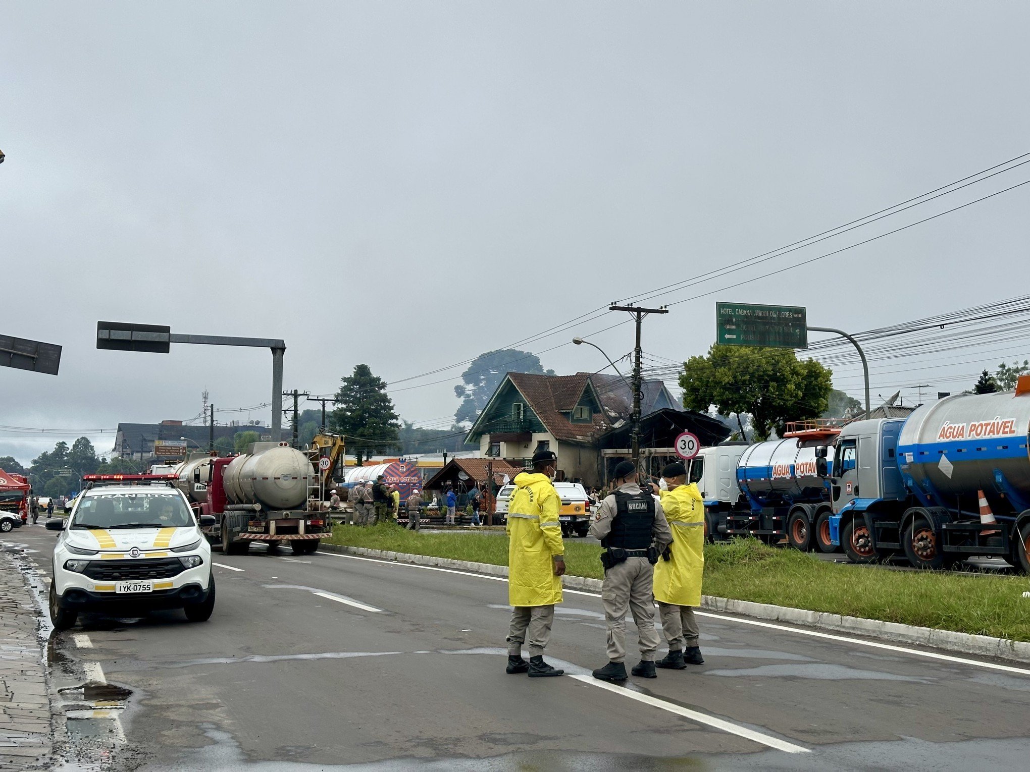 QUEDA DE AVIÃO EM GRAMADO: Trânsito na RS-235 é liberado parcialmente na Serra