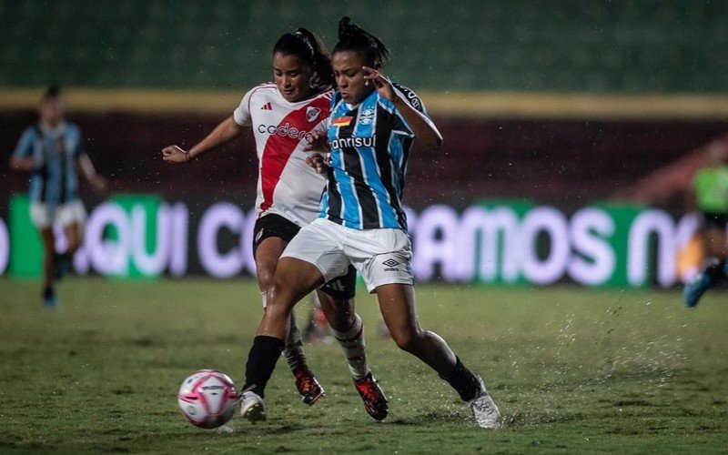 Grêmio deixou o campo após gestos racistas das atletas do River Plate na última sexta-feira (20) | abc+