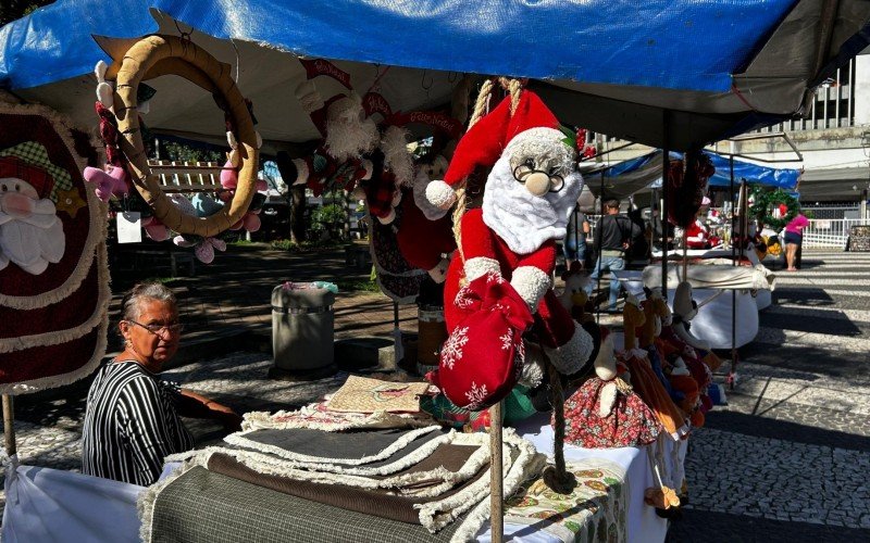 Vendas de artesanato natalino ocorrem nesta segunda e terça-feira (24) | abc+