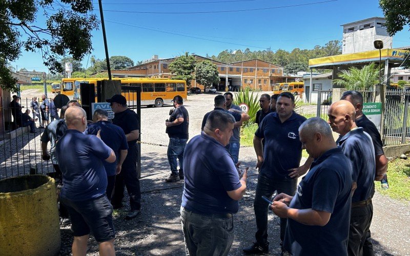 Paralisação dos motoristas da Visac-RS em Novo Hamburgo afeta o deslocamento de usuários do transporte público neste início de semana