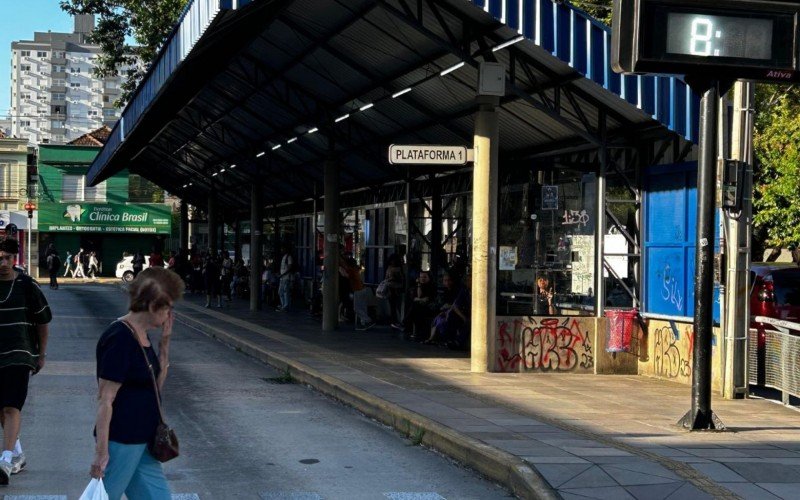 Movimento era baixo no Paradão de Novo Hamburgo na tarde desta segunda-feira, horas após paralisação dos motoristas da Visac-RS | abc+