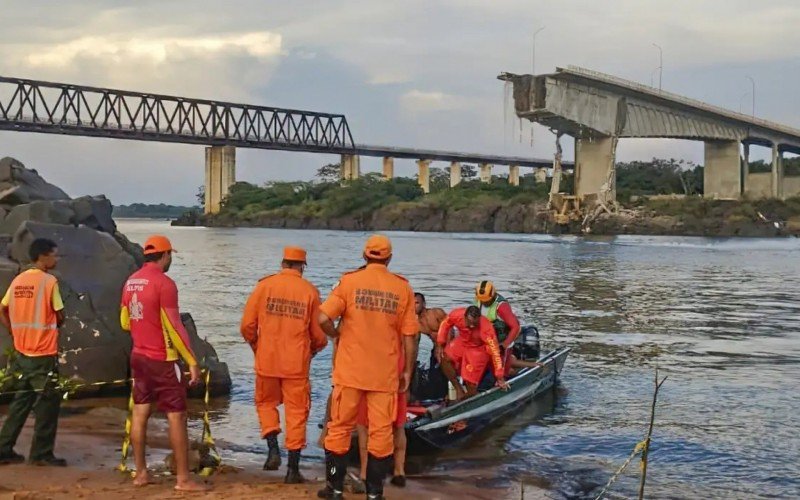 Veículos caíram da ponte que liga Estreito e Aguiarnópolis | abc+